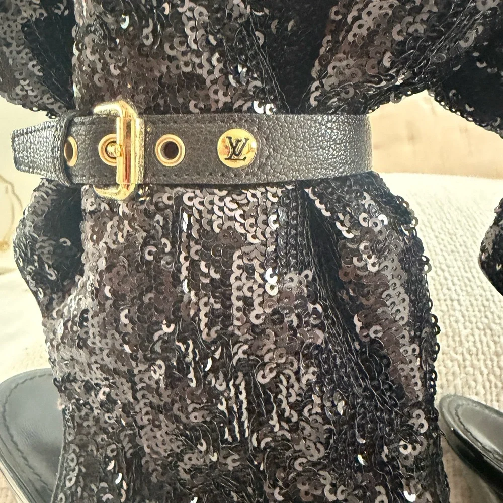 Louis Vuitton Sequin Booties. - Picture 4 of 7
